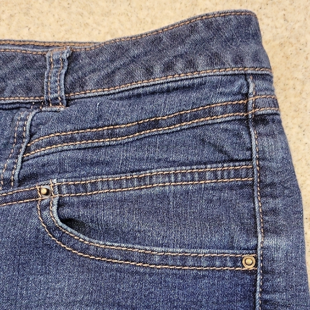 Blue Spice Jean Shorts Classic Blue Cut-Offs Size 13/14 - Picture 8 of 9